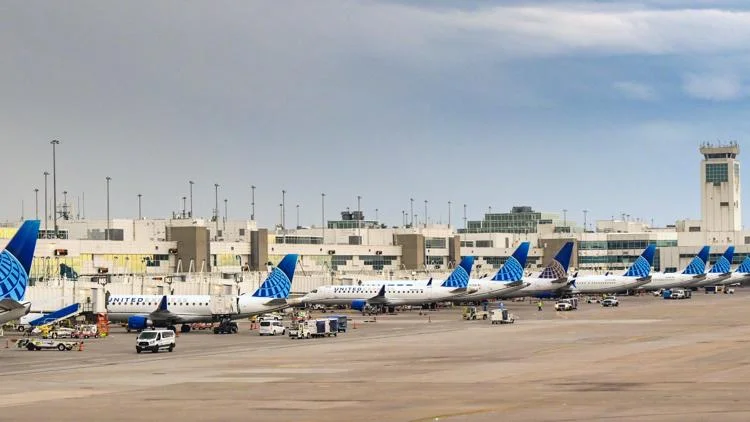 Denver airport to build pedestrian walkways between