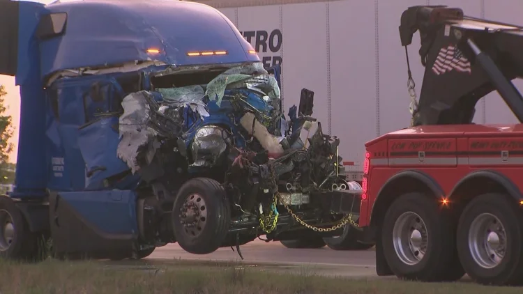 Interstate 25 reopens after crash involving 2 semi...