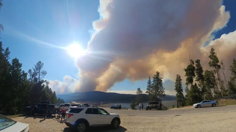 Willow Fire burns 2,000 acres near Leadville